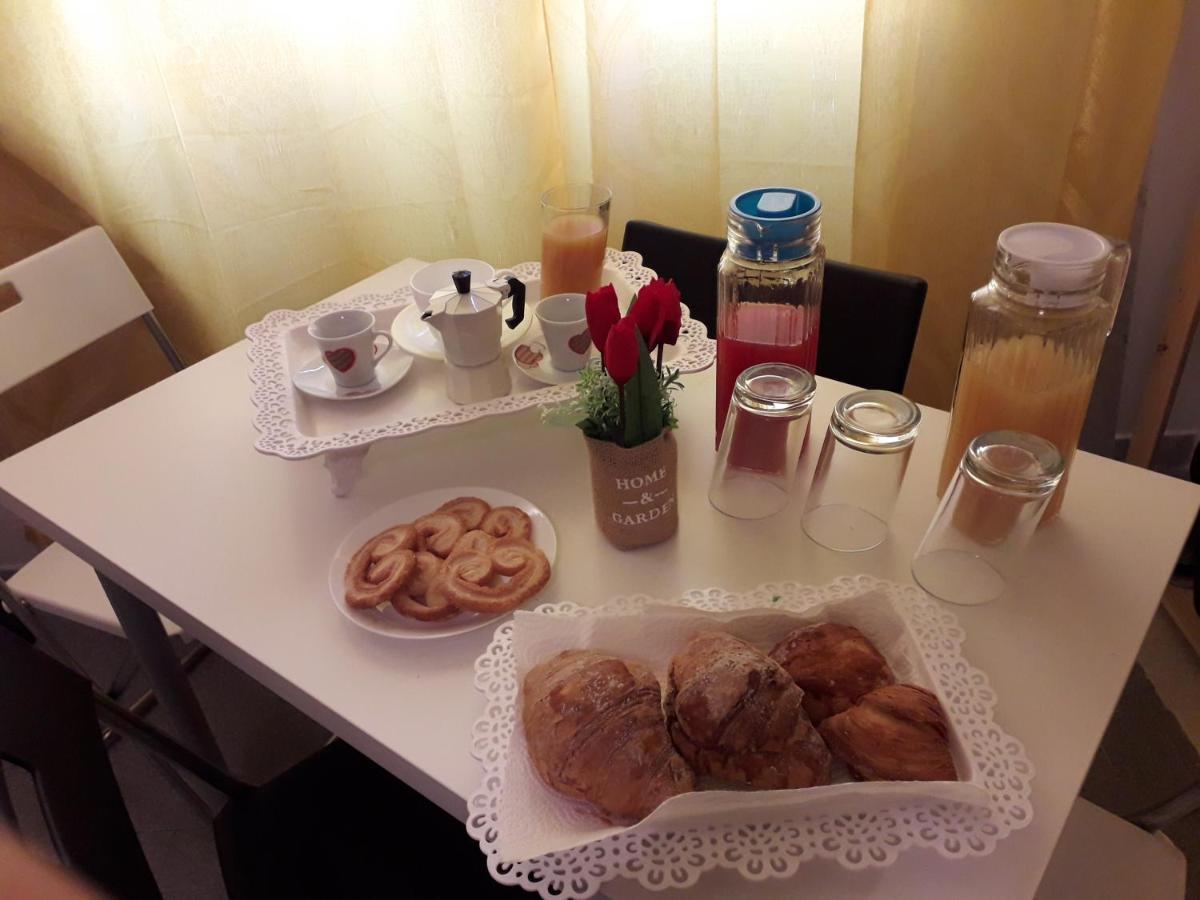 Alexander Hostel Неаполь Экстерьер фото