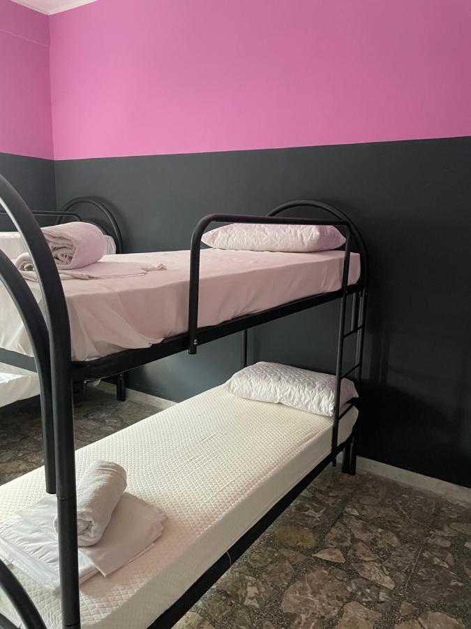 Alexander Hostel Неаполь Экстерьер фото
