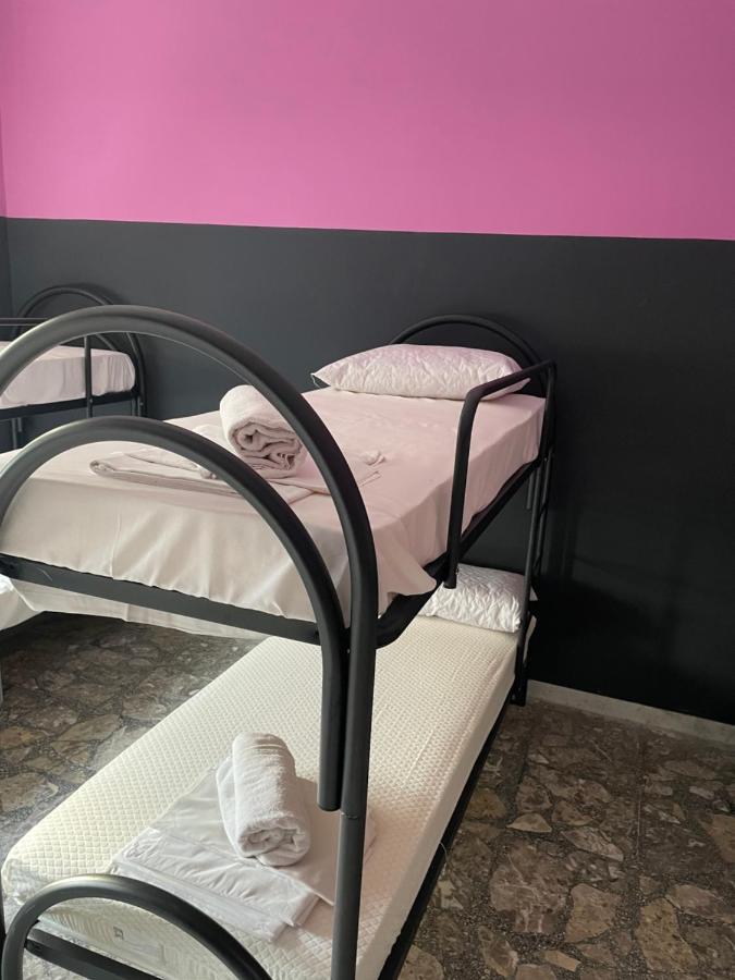 Alexander Hostel Неаполь Экстерьер фото