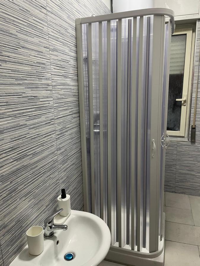 Alexander Hostel Неаполь Экстерьер фото