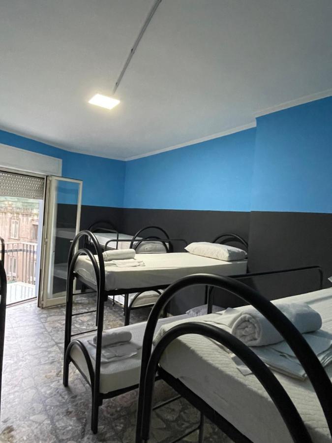 Alexander Hostel Неаполь Экстерьер фото